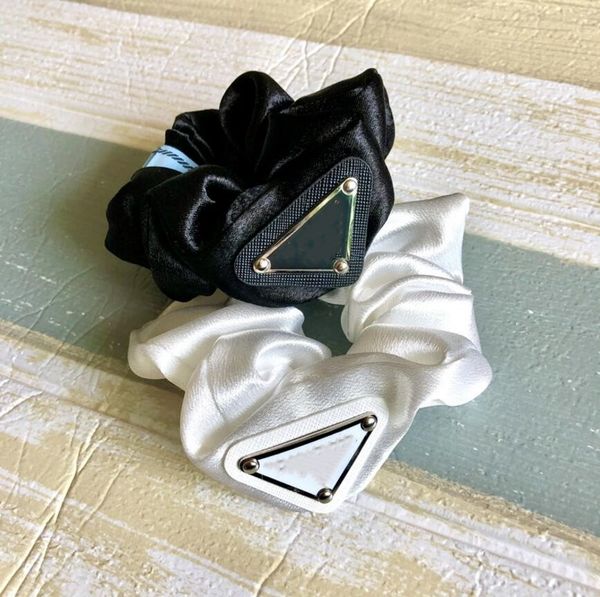 

european american stars with the same letter hair ring, iron piece, inverted triangle, simple little fairy, pure color accessories, and fast, Pink