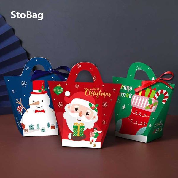 StoBag 20pcs Sacchetti di carta protettivi natalizi Babbo Natale Pupazzo di neve Caramelle Cioccolato Imballaggio Festeggia 7,5 * 7 * 17 cm Regalo fatto a mano 210602