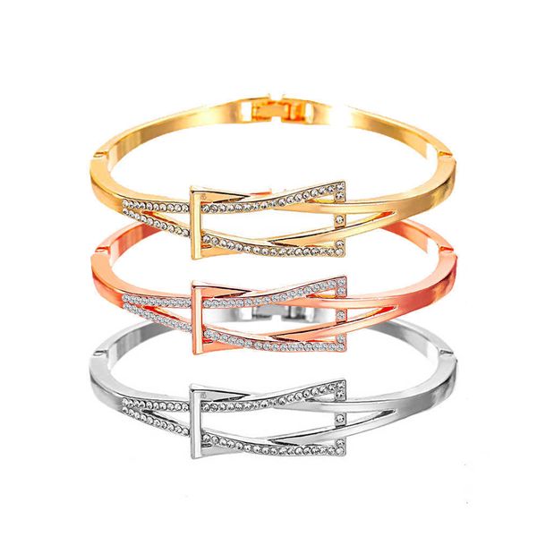 

2021 fashion simple punk metal geometric cross knotted diamond ladies bracelet charm jewelry gift q0720, Black