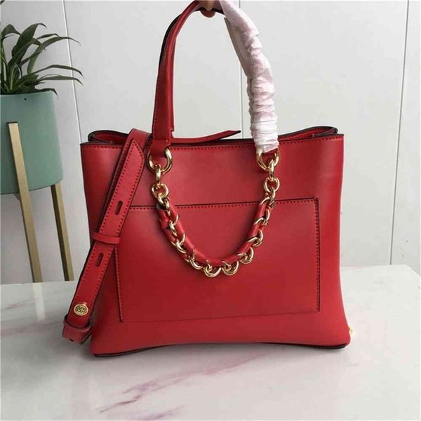 

women luxurys designers bags 2021 fashion leather portable one messenger briefcase commuting larg designer handbag handbags totes crossbody