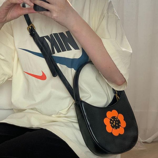 

evening bags korean spring and summer cute girl graffiti flower handbag ins retro niche one-shoulder diagonal female bag
