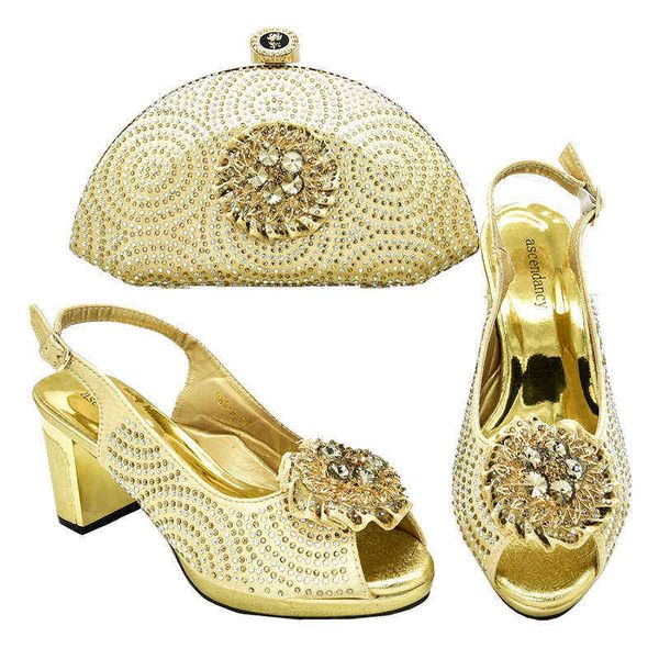 

2021 gold fashion thick heel buckle sandals with pointed fish mouth shoes rhinestone bag large, Black