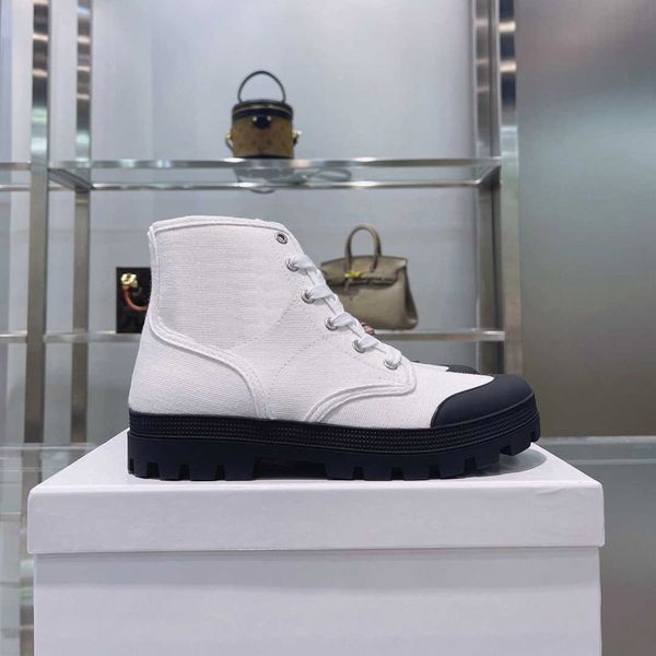 

classic designer ladies boots platform martin boots winter outdoor, Black