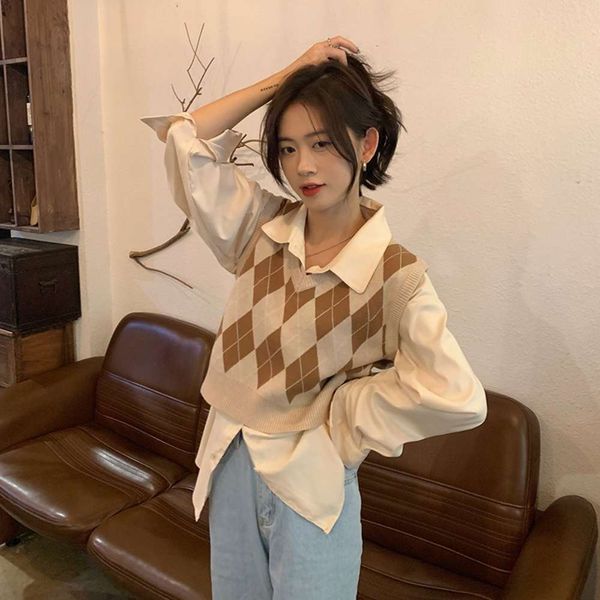 

in autumn knitted vest, women's wer spring sweter, White