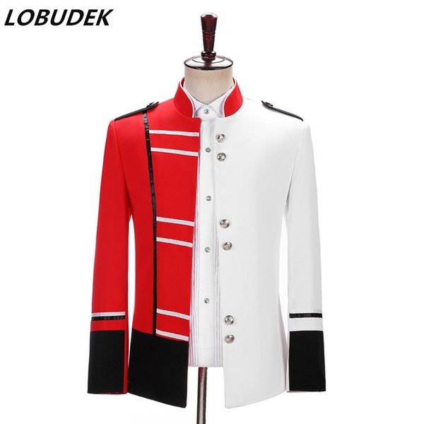 Uomo Splicing Design Rosso Bianco Blazer con colletto alla coreana Stile europeo Corte Stage Uniforme militare Costume Bar Discoteca Cantante maschile Host Performance Cappotto slim fit