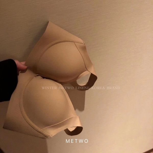 

metwo naked feeling latex uu cup no steel ring underwear plain muscle trace sleep shockproof gather anti light bra female, Red;black