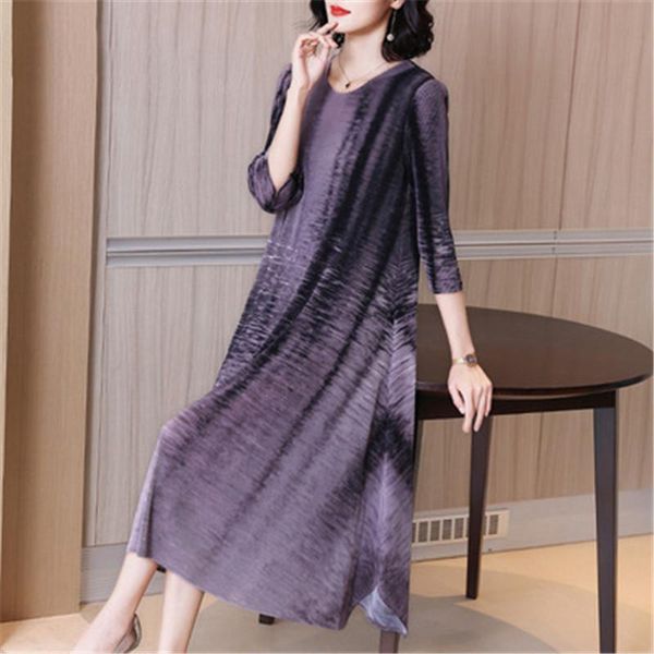 

miyake folds high-end fashion middle-aged mother age reduction dress spring 2021 women's loose belly cover large size casual dresses, Black;gray