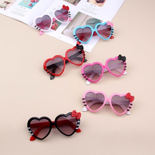 Schöne herzförmige Kinder-Sonnenbrille mit Schleife, Sommer-Baby-Brille, Jungen-Mädchen-Kind-Cartoon-Sonnenbrille, Sonnenschutz, faltbare Brille, 6 Farben