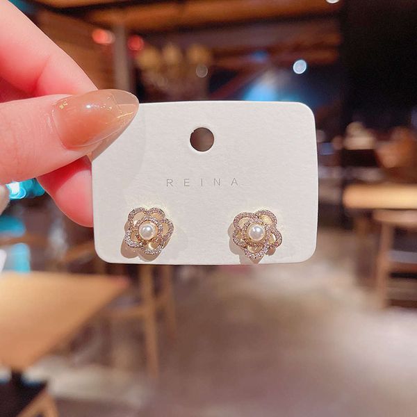 

s925 silver needle summer copper plated micro inlaid diamond flower women's super flash fashion personality earrings, Black