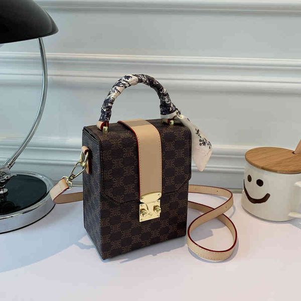 

2022 factory outlet autumn temperament portable bag fashion korean version foreign style silk scarf printing single shoulder messenger small