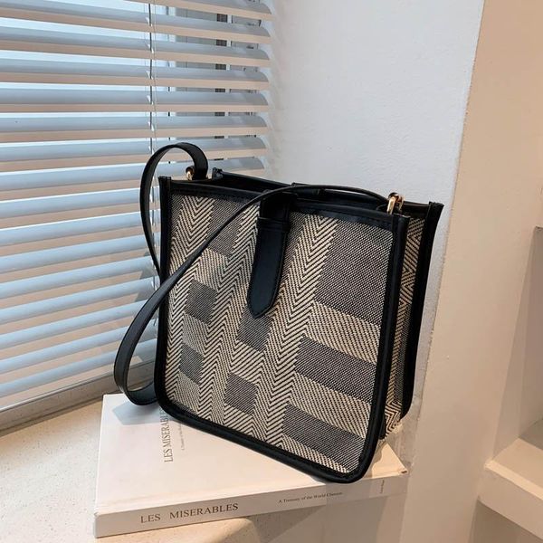 

evening bags 2021 fashion canvas plaid one-shoulder commuter tote bag