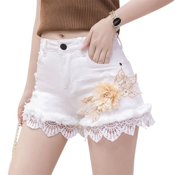 S-2XL Micro-elastische Denim-Shorts Sommermode bestickte Spitze reine weiße elegante schlanke Blumen Jeans kurze Frauen plus Größe 210601