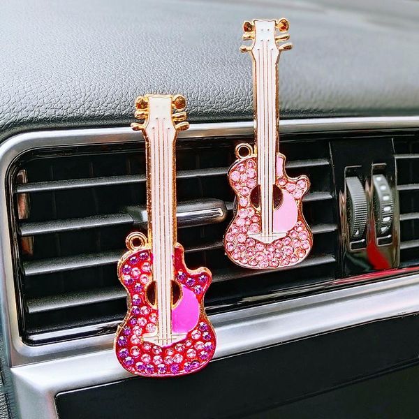 Carro refrogerador de ar rosa diamante guitarra cristal clipe musical instrumento auto bling acessórios interiores mulher