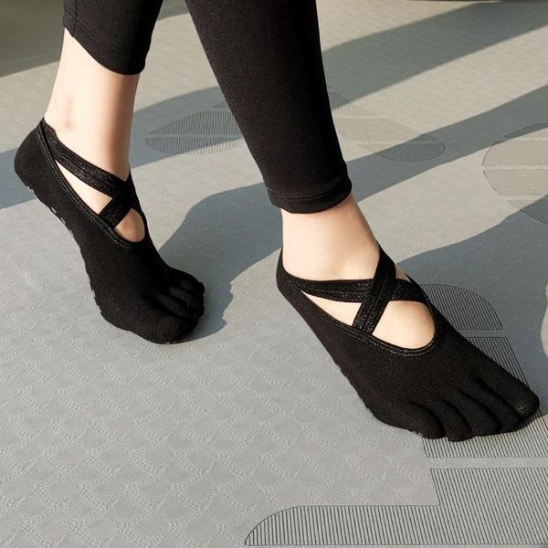 

sports socks running yoga fitness dancing and leisure female breathable quick-drying elastic five-toed crew women, Black