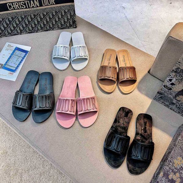 

slippers sandals 2021 d home show metal button letter leather flat slippers women's fashion comfortable beach sandalszly, Black