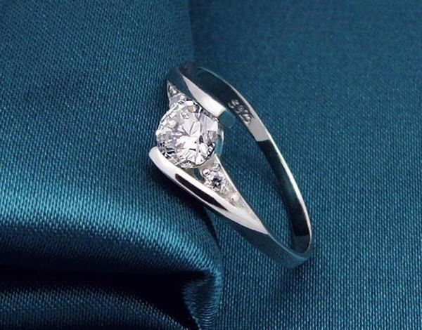 

2021 925 sterling silver rings new high qulity white gold plated 1ct swiss diamond rings for women luxury wedding jewelry