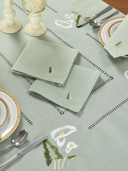 

table cloth [camellia casa]fabulous fresh green tablecloth, hemstitched & embroidered 100% by hand, set with 8 napkins,linen look washable