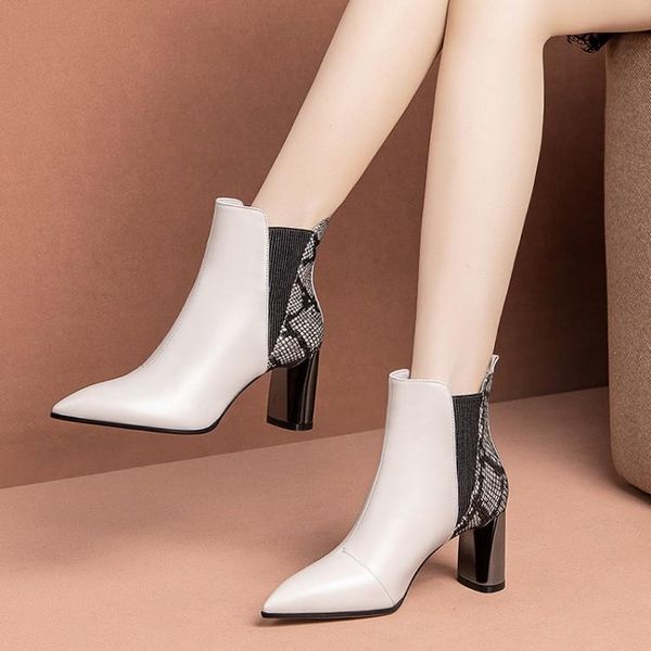 

boots mljuese 2021 women ankle cow leather winter short plush snake strip pointed toe square heel high heels female, Black