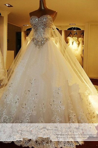 2021 Luxo Sexy Árabe Luxury Ball Ball Vestidos de Noiva Vestidos De Noiva Sweetheart Illusion Lace Appliques Cristal Beads Royal Train Puffy Plus Size Vestido de Novia