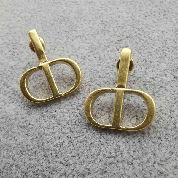 

old and versatile french design light luxury simple women's earrings jewel luxury_u2tr, Golden;silver