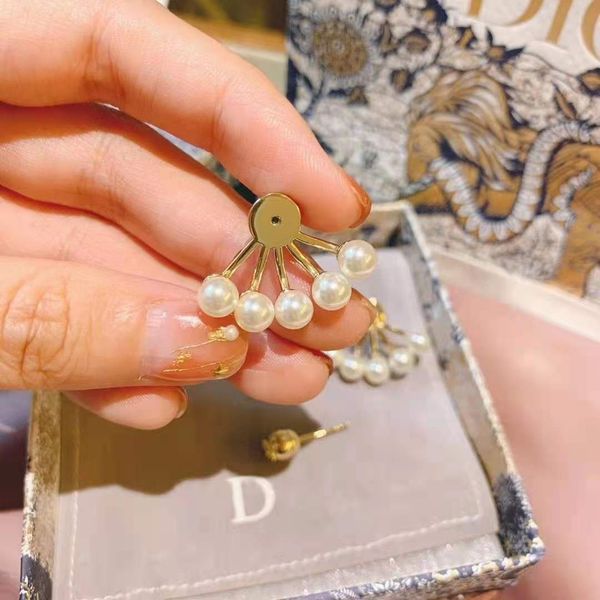 

d new cd letter pearl sector earrings high version earrings, Golden;silver