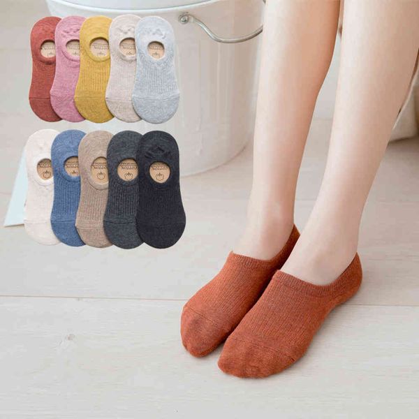 

women's pure color invisible socks in spring and summer, Black;white