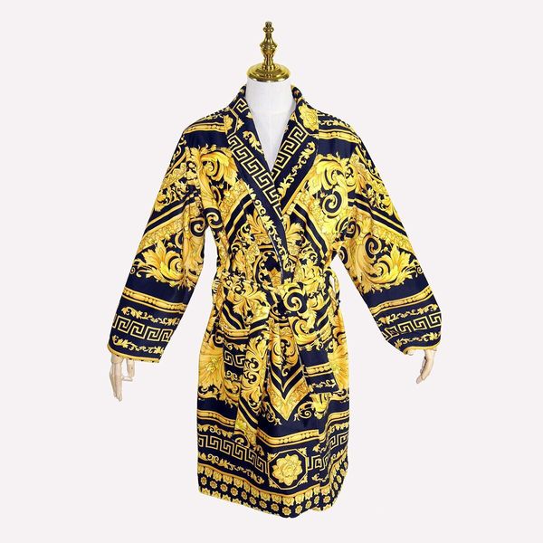 

luxury designer classic bath robe fashion bathrobe sleeprobe printing pattern size m and l for home l vacation travel christmas gifts 2022 n