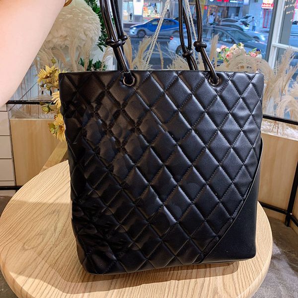 

vintage fashion shopping bags quilted leather shoulder denim/lambskin large capacity fashion toes luxury designer handbags 30*33*11cm