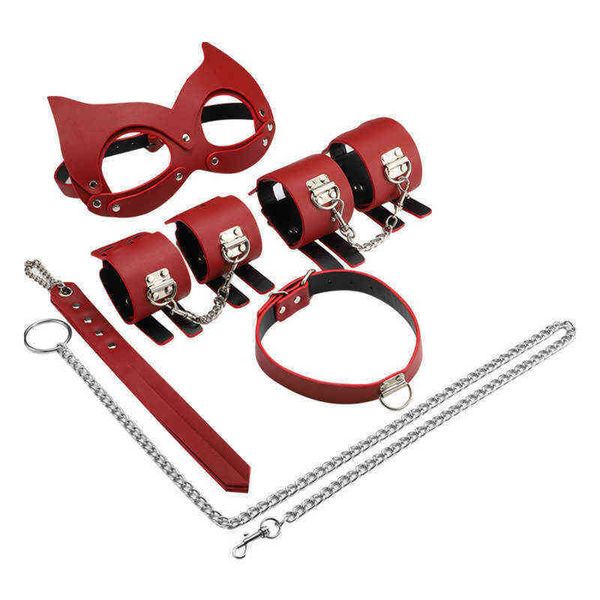 Nxy Sm Bondage Bdsm Kit Giocattoli sexy in pelle per coppia matura Maschera Collare Manette Catene Mano Pat Puntelli erotici 1223