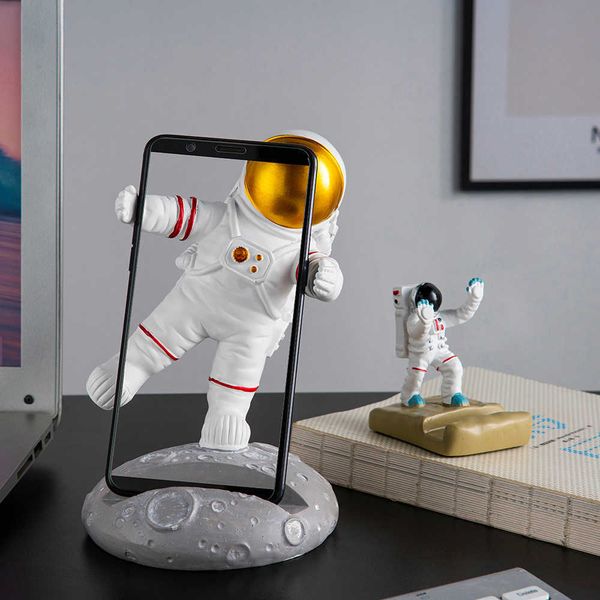 Creativo stile coreano arredamento figura astronauta decorazione ornamenti casa statue moderne Desktop porta telefono ufficio artigianato regalo 210804