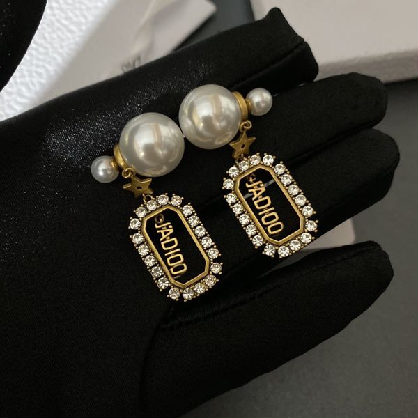 

70% off luxury jewelry small difeng pearl letter earrings in front and back, Golden