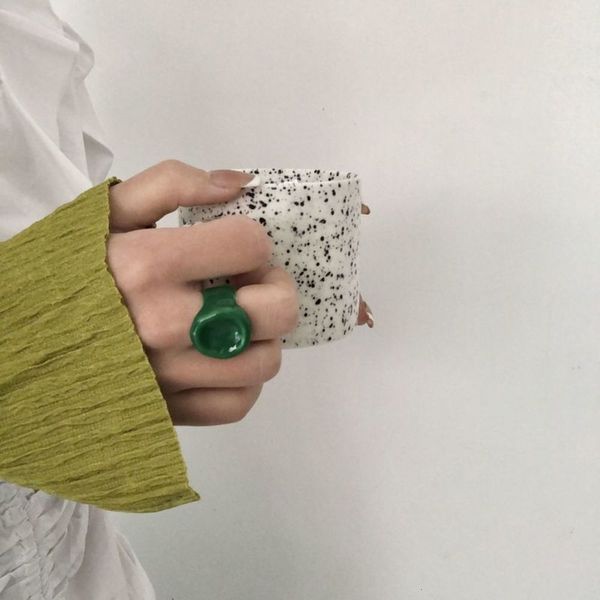

simple and modern style round enamel glaze small fresh green ring, Black