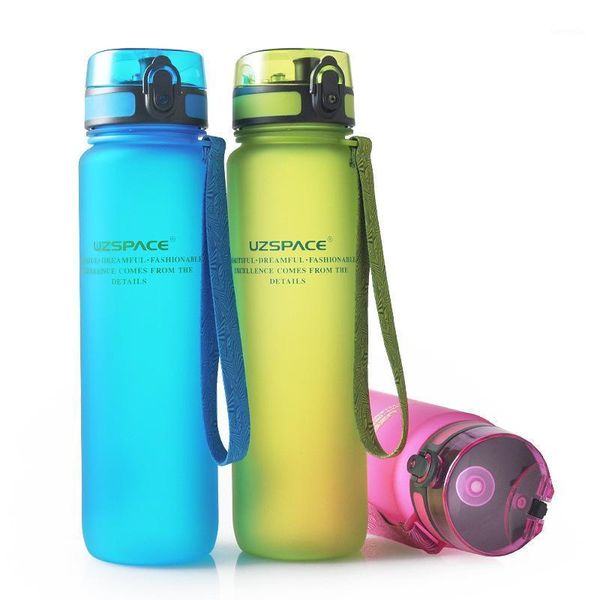 Bottiglia d'acqua sportiva da 500 ml Tazza di plastica portatile a tenuta stagna colorata da viaggio all'aperto con corda senza BPA