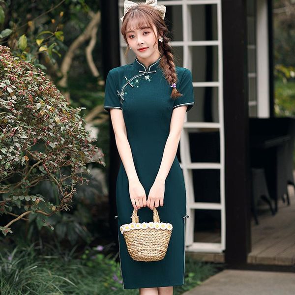 

ethnic clothing autumn flower embroidery satin short sleeve cheongsam elegant traditional chinese women mandarin collar qipao oversize 3xl, Red