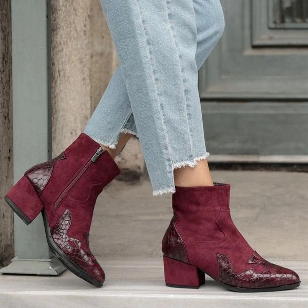 

boots hope burgundy snake, Black