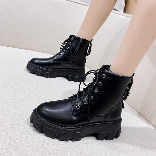 Plataforma de moda Buckle Lace Up Winter tornozelo Botas para Mulheres Sneakers Casuais Branco Preto Calcão Senhoras Sapatos Lace-up Y0914