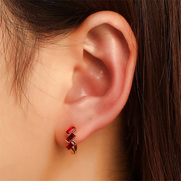 

yamog korean women c-shaped red crystal earrings stud female retro copper ear buckle ring european business party wear earring jewelry acces, Golden;silver