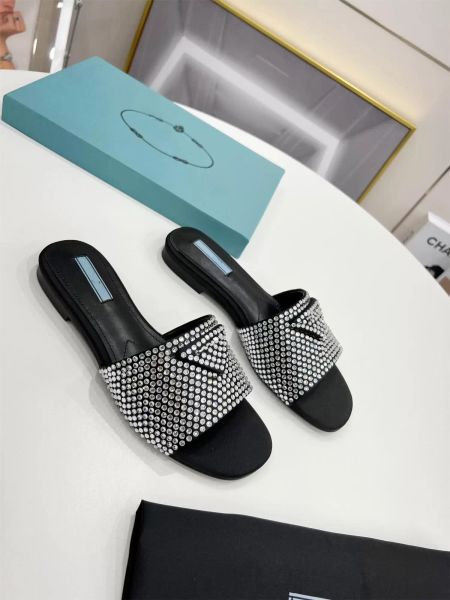 

2022 designer women039s luxury pearl rhinestone slippers platform leisure summer wide flat beach sandals size3543968, Black