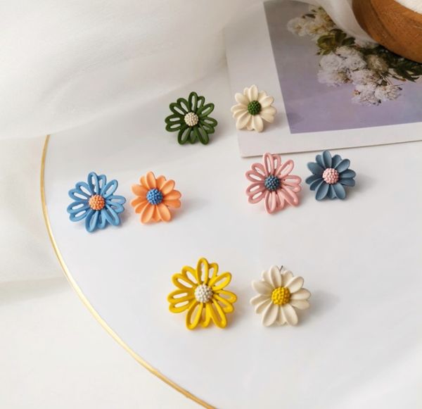 

s925 silver needle daisy flower earrings stud, Golden;silver