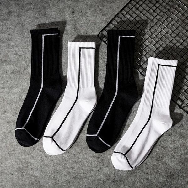 Desempenho Almofada Crew Meias de Algodão Wicking Durável Moda Casual Todo Dinheiro Sock para Homens Mulheres Branco Preto