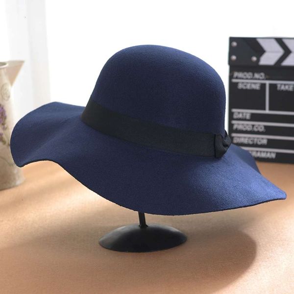 

woollen hat lady autumn and winter big edge wave black dome british hepburn hat summer, Blue;gray