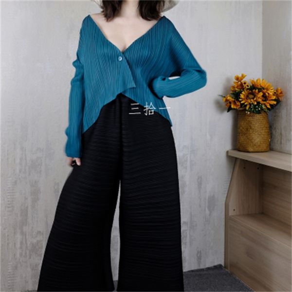 

dresses miyake folds soild v-neck single button slim long sleeve air conditioning coat, White