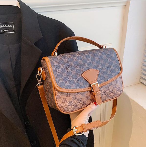

wholesale factory women leathers shoulder bags printed in winter fashion underarm bag vintage leather handbag flip color matching elegant ha, Black;red