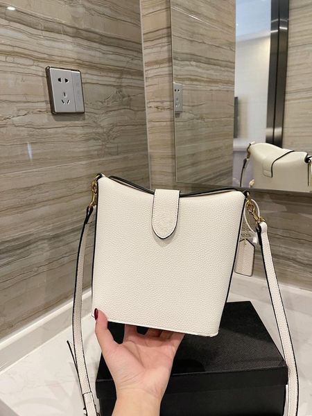 

fashion versatile messenger bag single shoulder bucket bags