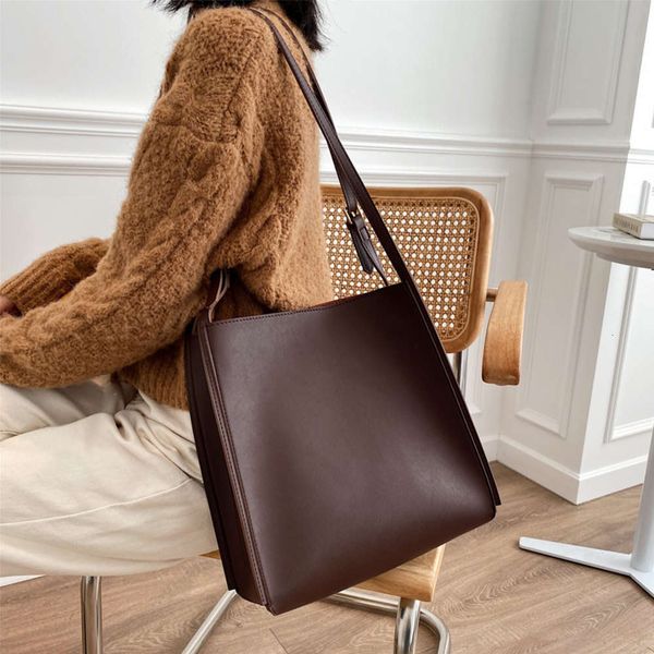 

simple women's one shoulder large bag