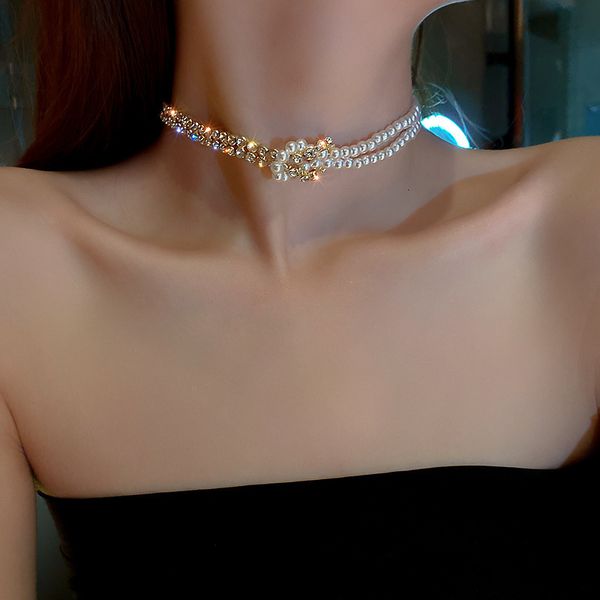 

amulet pendants korean style simple personality necklace with diamond and pearl stitching short neck chain net red temperament design, Golden;silver