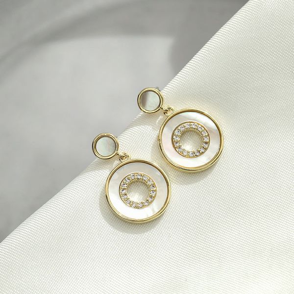 

french shell and cat's-eye design earrings, Golden