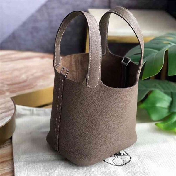 

women luxurys designers bags 2021 style hand overseas vegetable basket cowhide net red up to designer handbag handbags totes crossbody bag