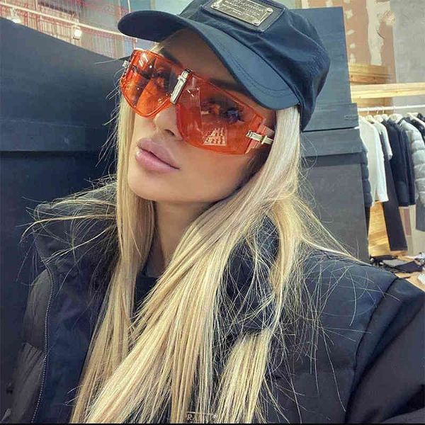 

rainbow queen: must-have fashion sunglasses for summer, Silver