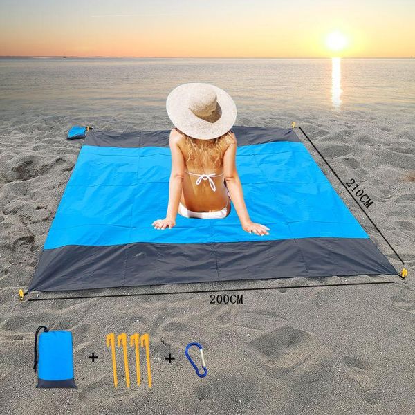 

outdoor pads camping waterproof and convenient foldable two-color picnic mat moisture-proof polyester plaid cloth pocket beach